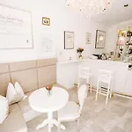 Boutique Goldenes Lamm 4* 菲拉赫