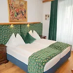 Hotel Boutique Goldenes Lamm 4*
