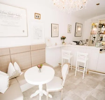 Boutique Goldenes Lamm 4* Villach