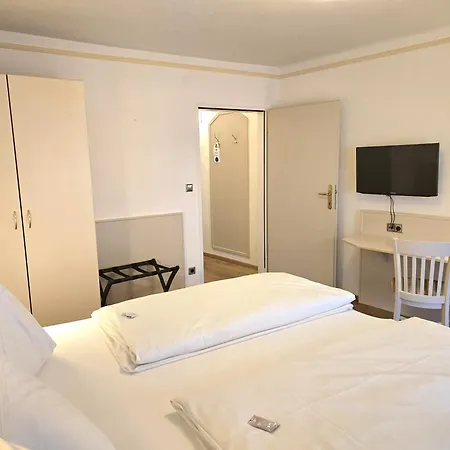 Boutique Goldenes Lamm 빌라흐