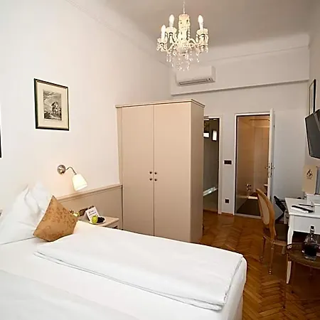 Boutique Goldenes Lamm 4* Villach