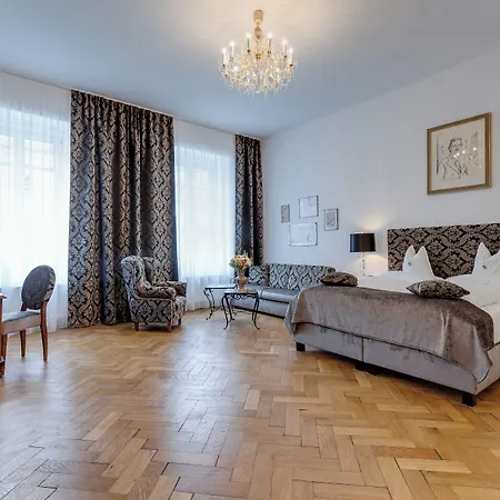 Boutique Goldenes Lamm Otel Villach